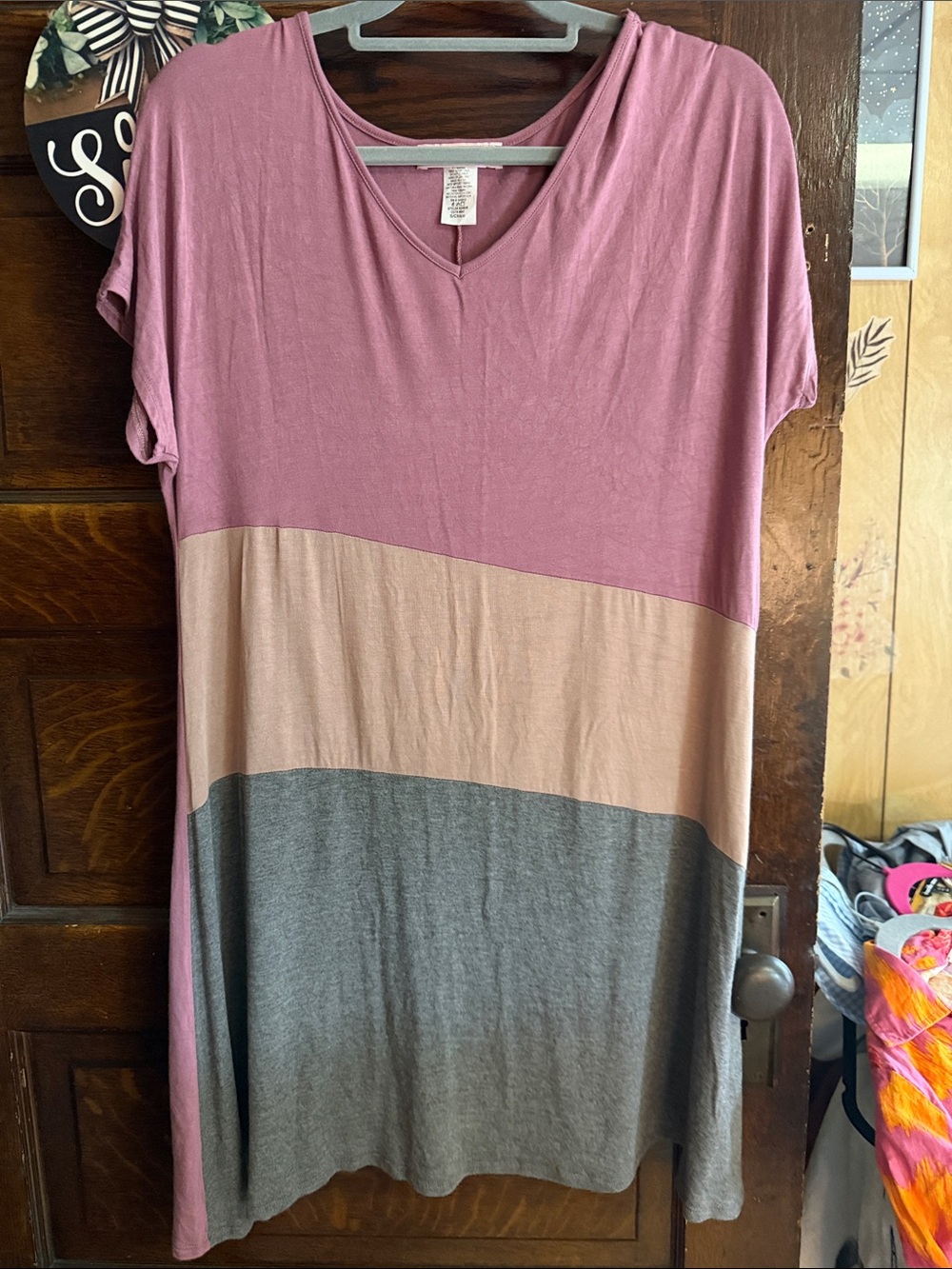 Women's Colorblock V-Neck Tunic — Pink, Cream & Gray size small